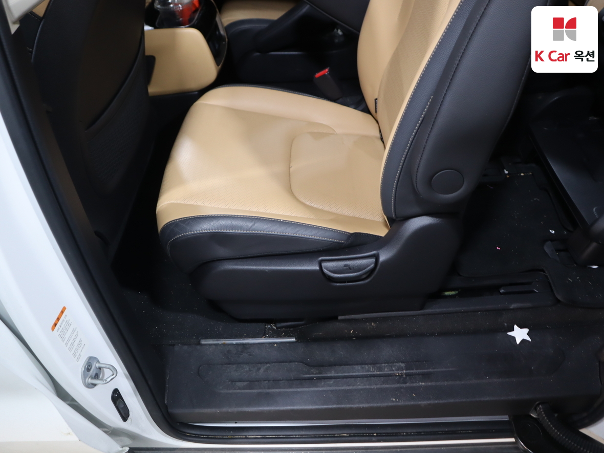 Kia Carnival 2022 - Image 23