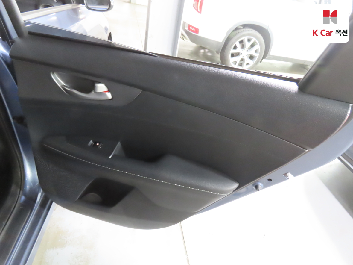 Kia K3 2019 - Image 24