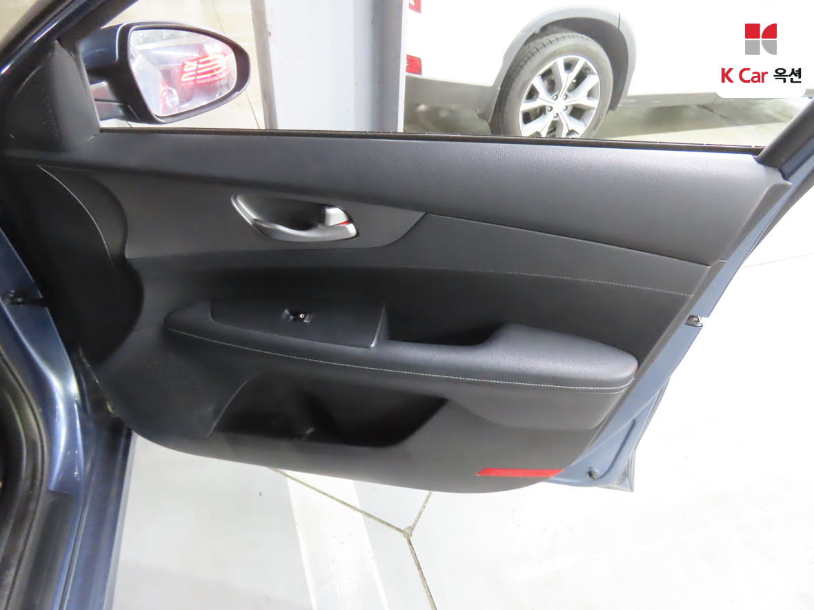 Kia K3 2019 - Image 26