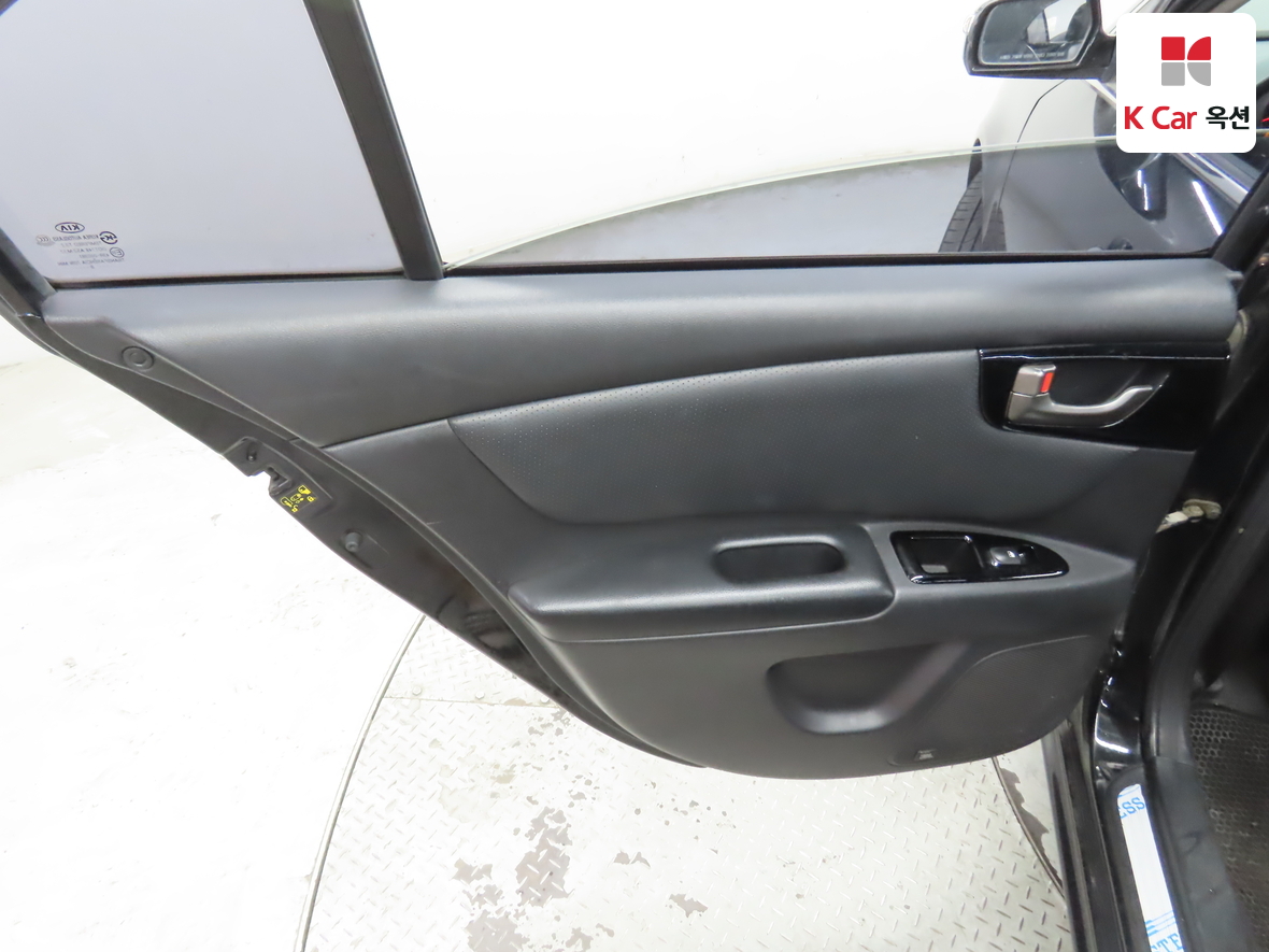 Kia Lotze 2009 - Image 23