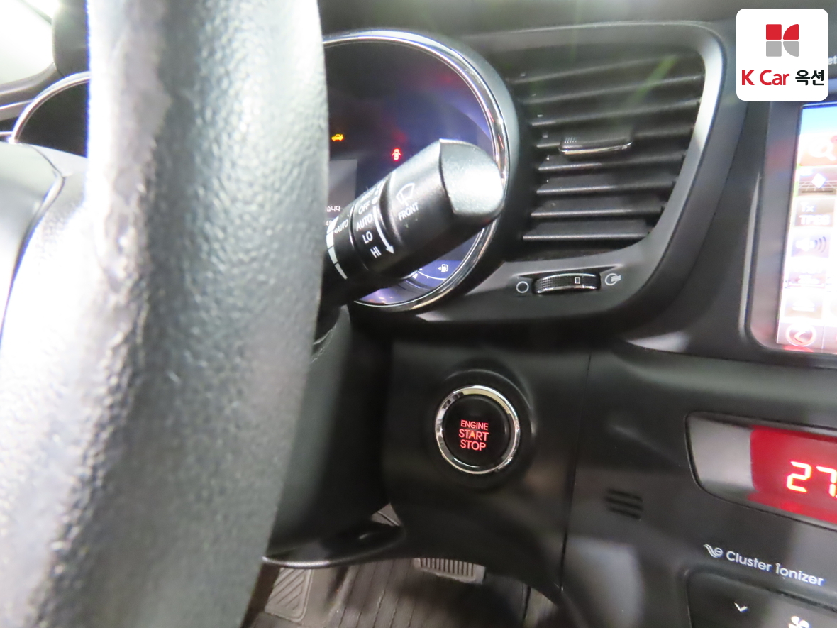 Kia K5 2012 - Image 11