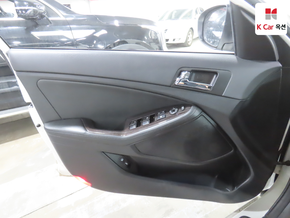 Kia K5 2012 - Image 8