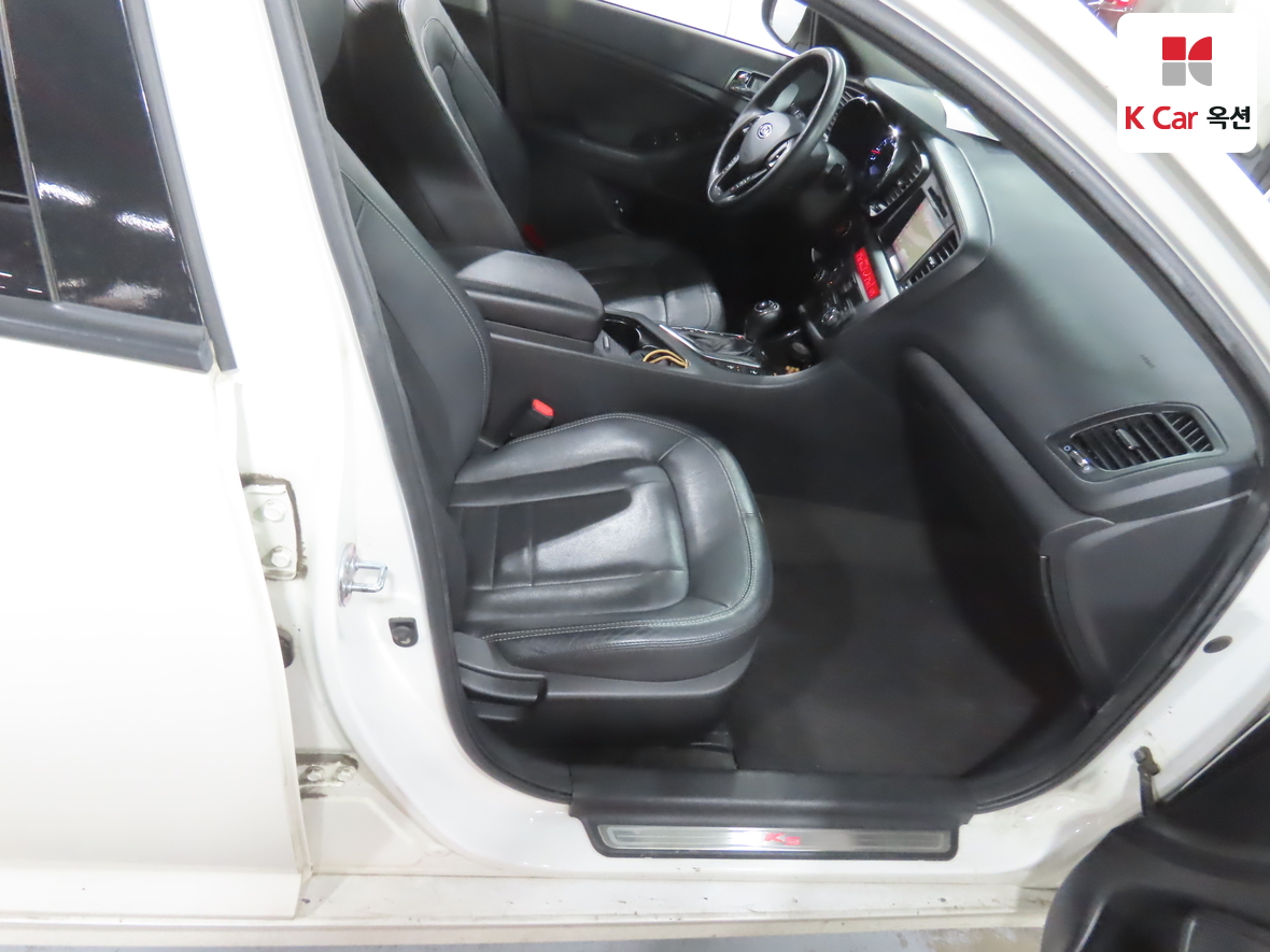 Kia K5 2012 - Image 30