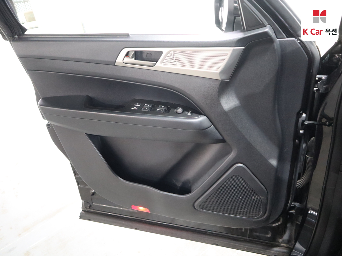 KG Mobility Rexton Sports 2019 - Image 8