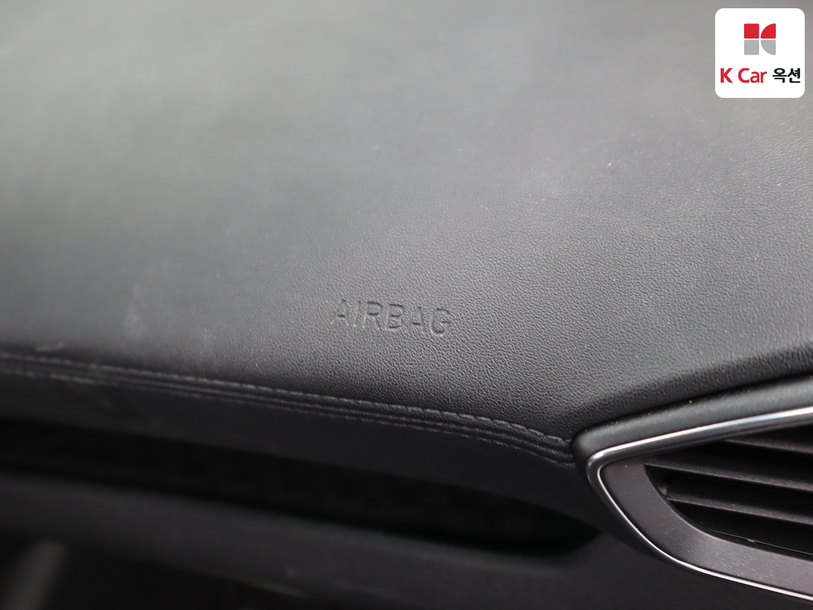 Hyundai Santa Fe 2019 - Image 33