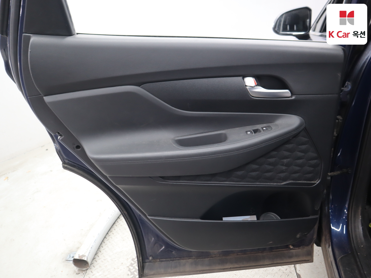 Hyundai Santa Fe 2019 - Image 24