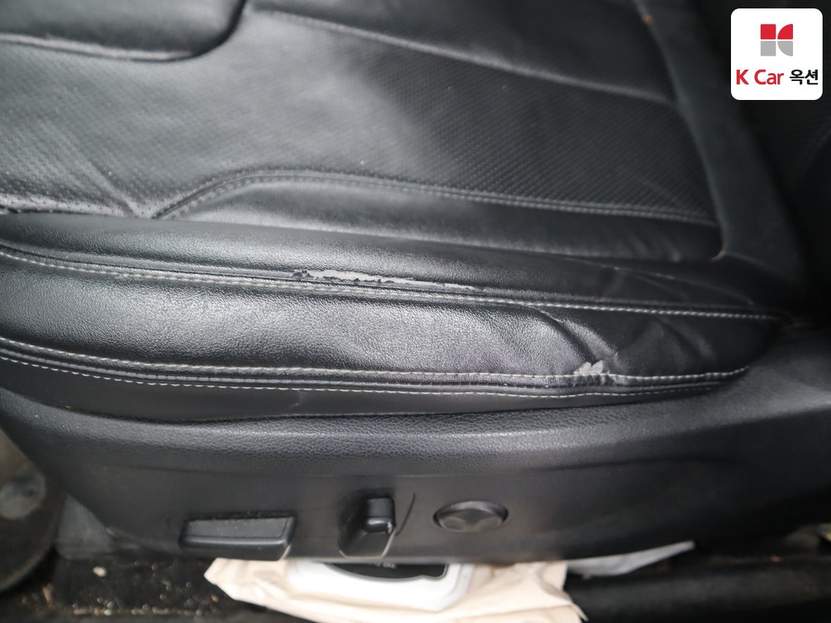 Hyundai Santa Fe 2019 - Image 21