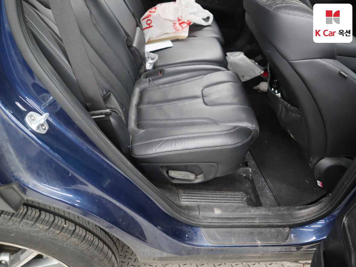 Hyundai Santa Fe 2019 - Image 30