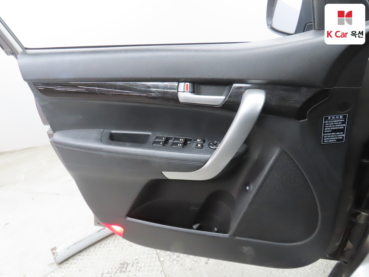 Kia Sorento 2011 - Image 8