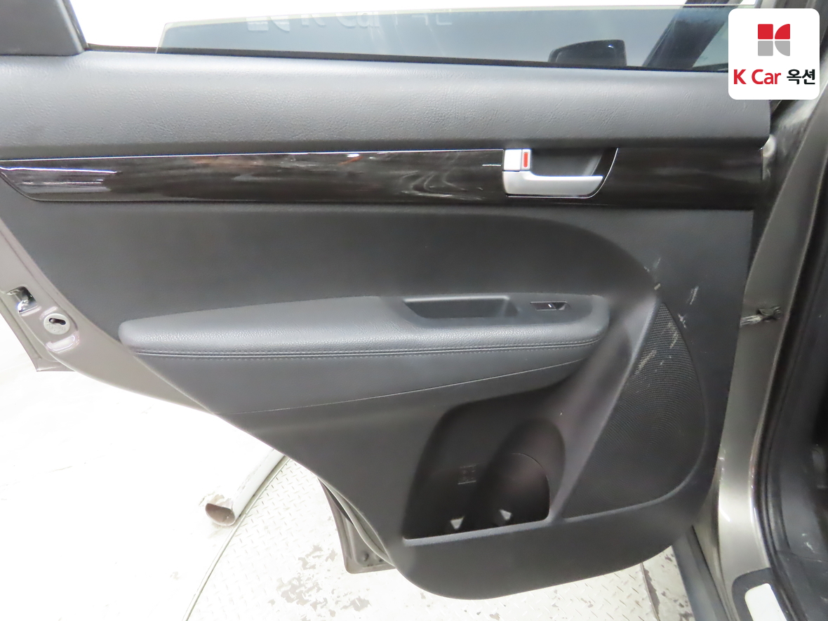 Kia Sorento 2011 - Image 23