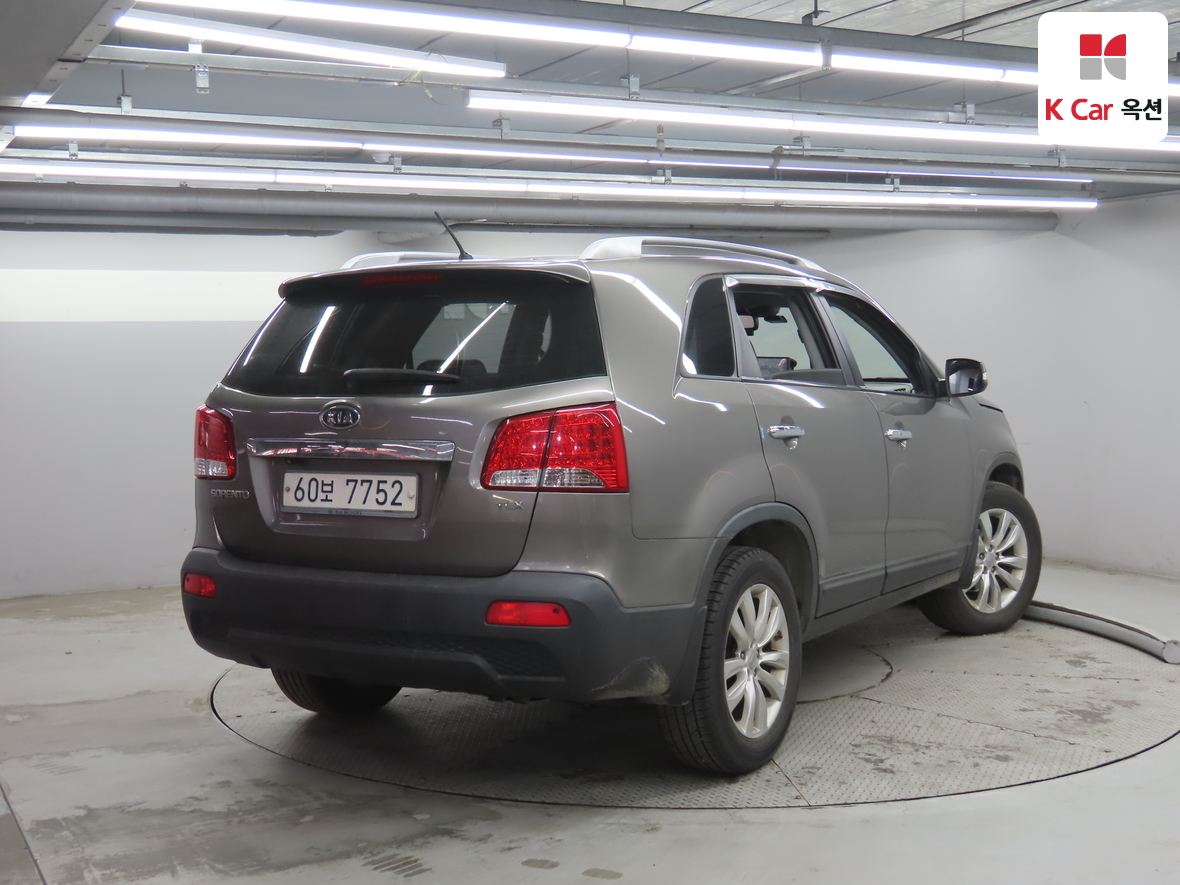 Kia Sorento 2011 - Image 2