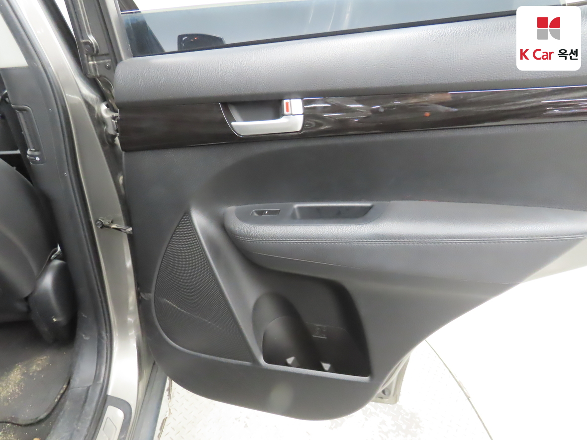 Kia Sorento 2011 - Image 29