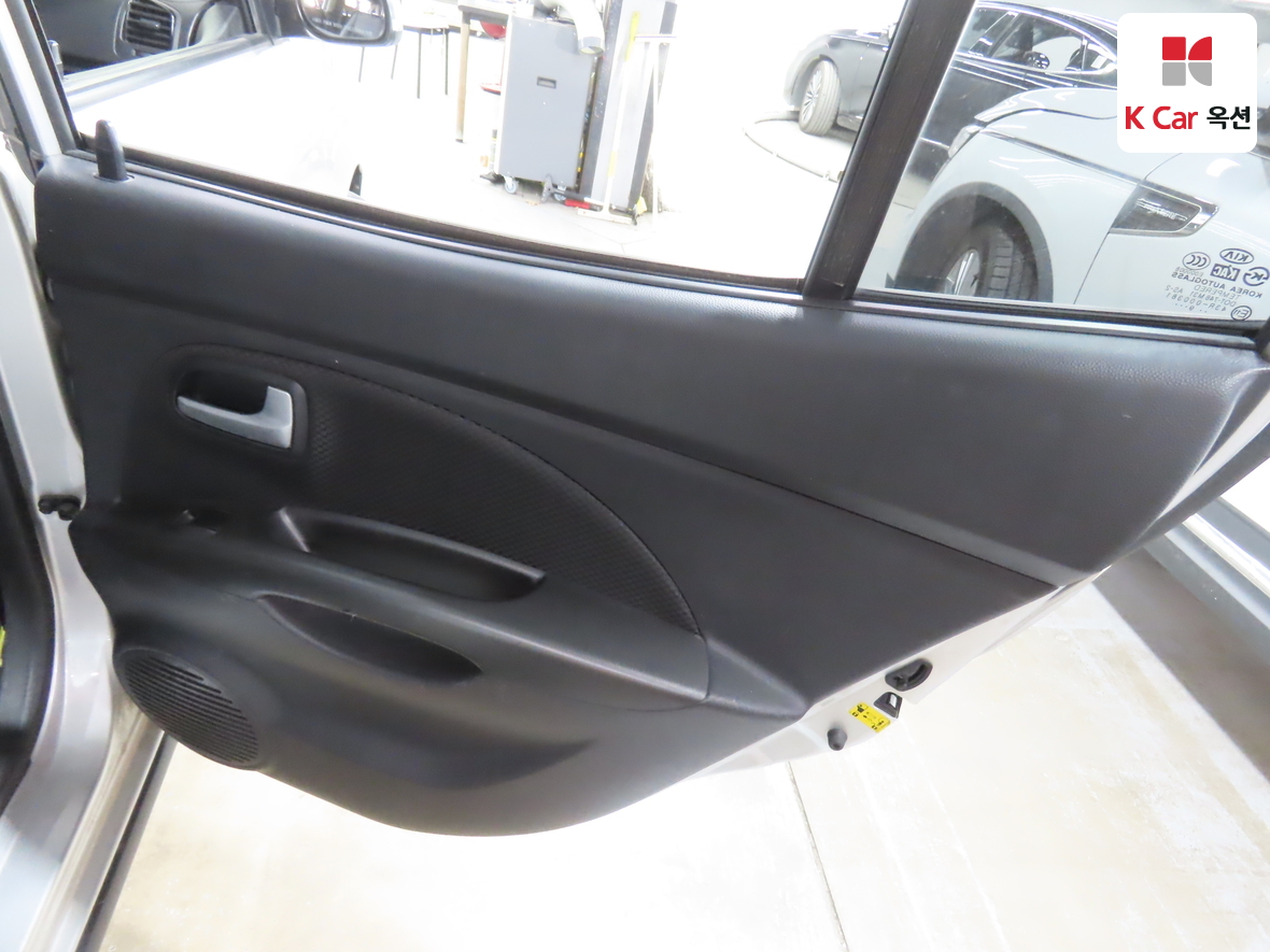 Kia Morning 2010 - Image 25