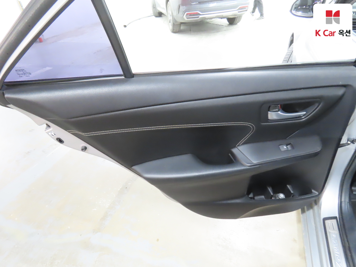 Toyota Camry 2015 - Image 23