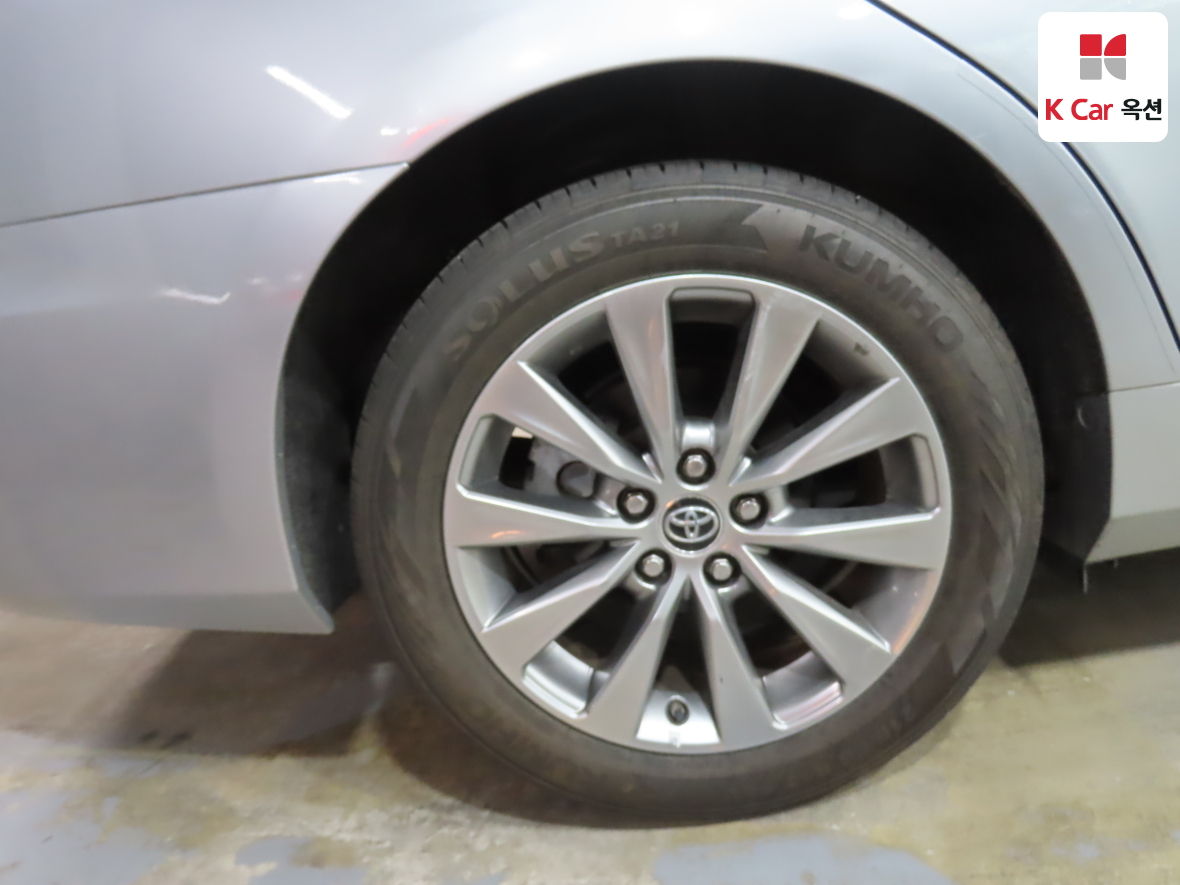 Toyota Camry 2015 - Image 44