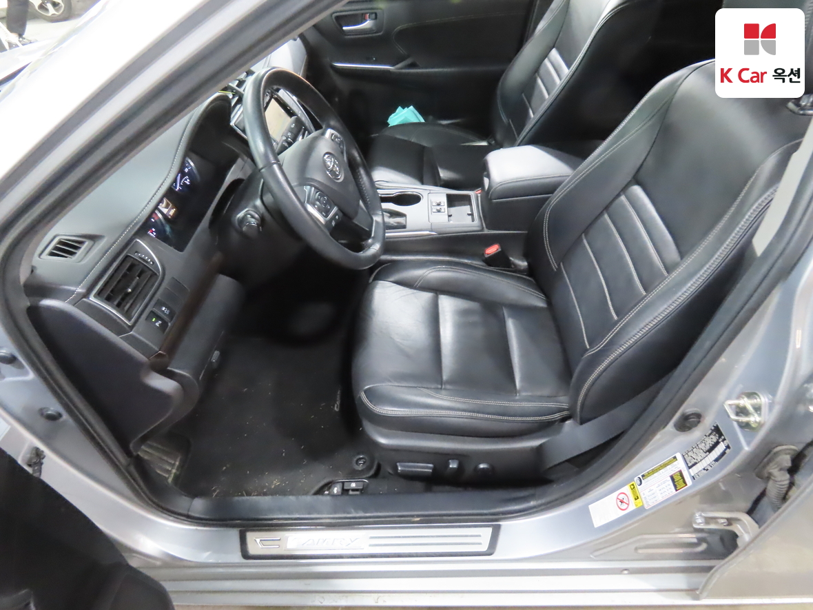 Toyota Camry 2015 - Image 18