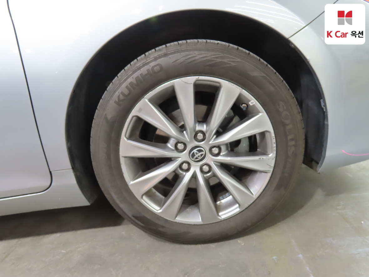 Toyota Camry 2015 - Image 43