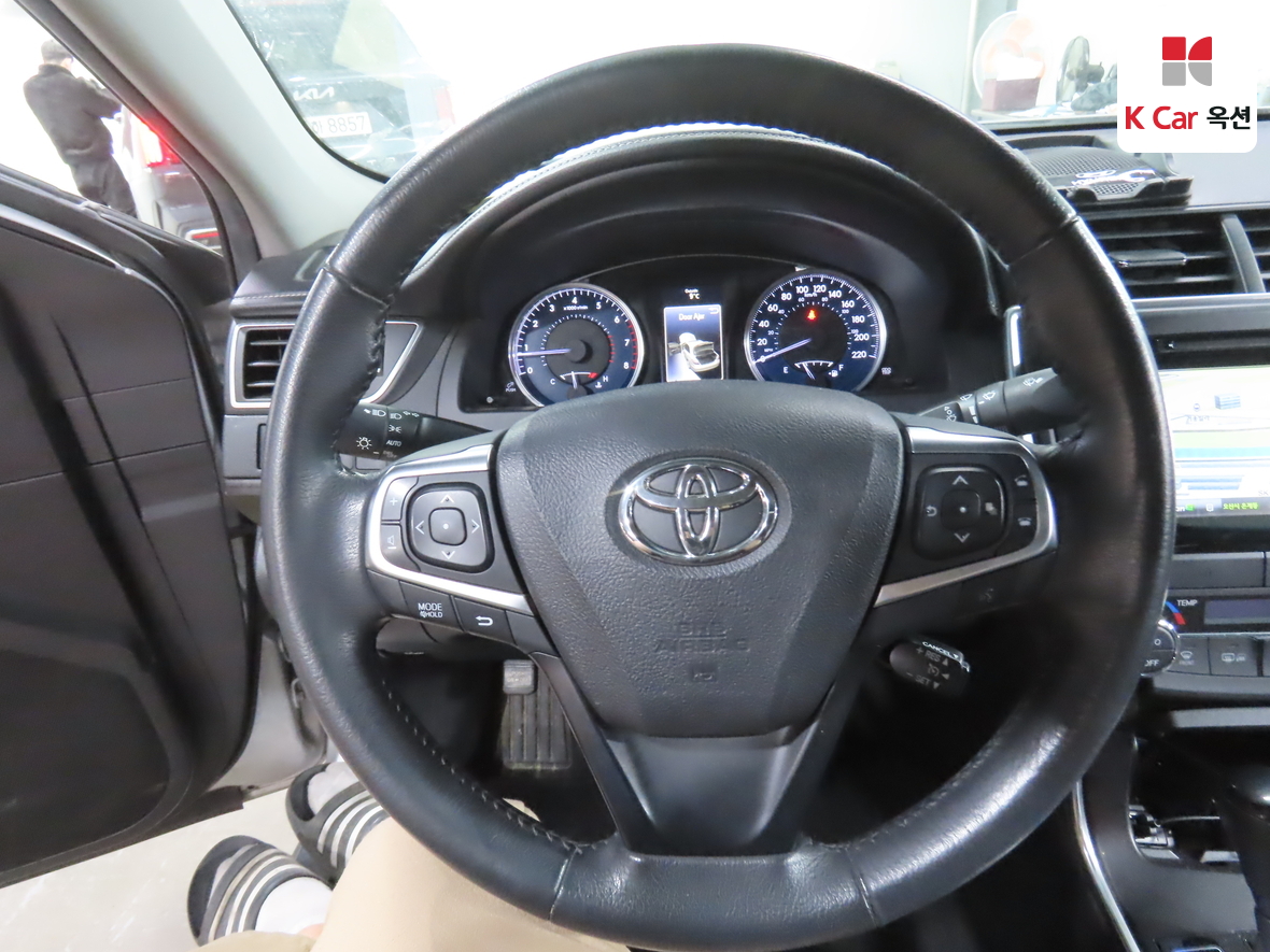 Toyota Camry 2015 - Image 10