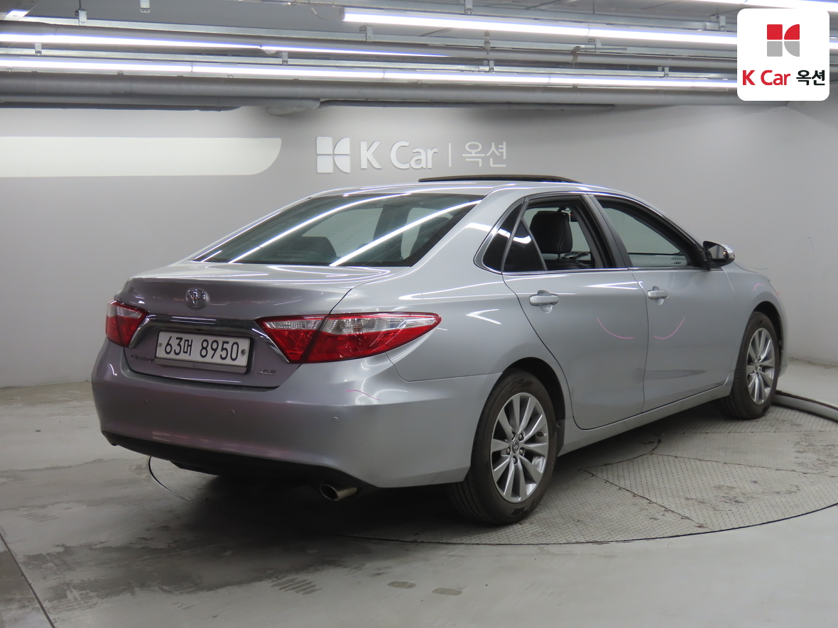 Toyota Camry 2015 - Image 2