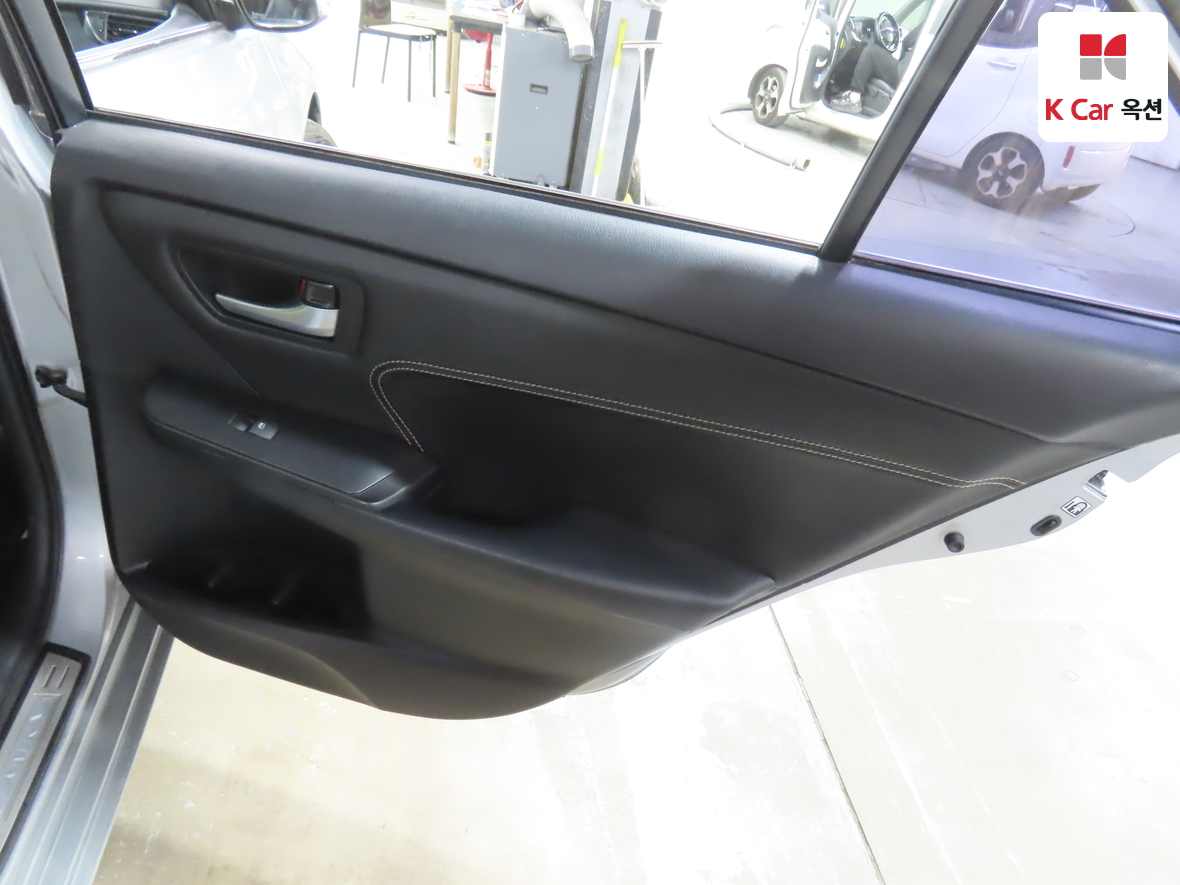 Toyota Camry 2015 - Image 27