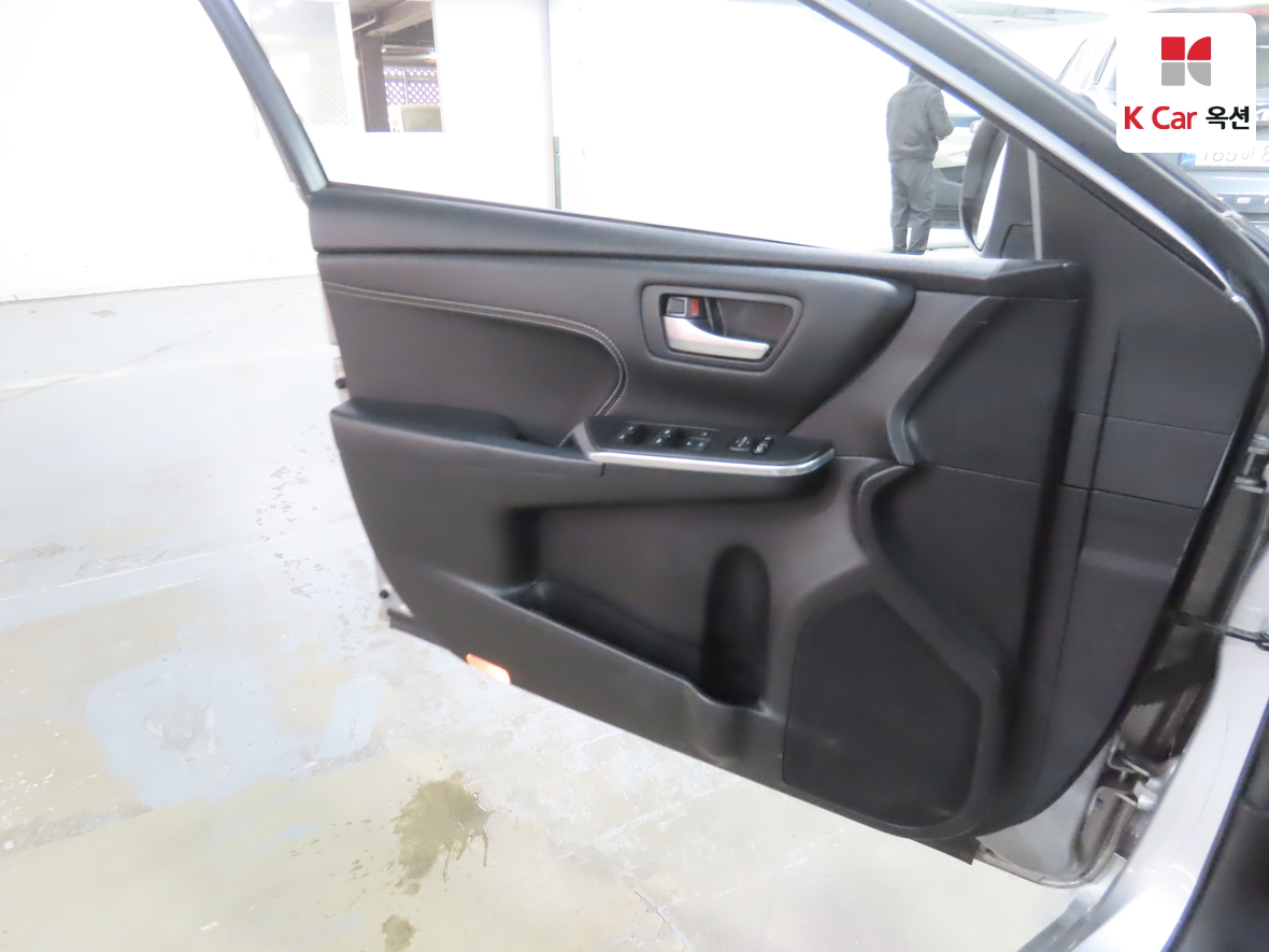 Toyota Camry 2015 - Image 8