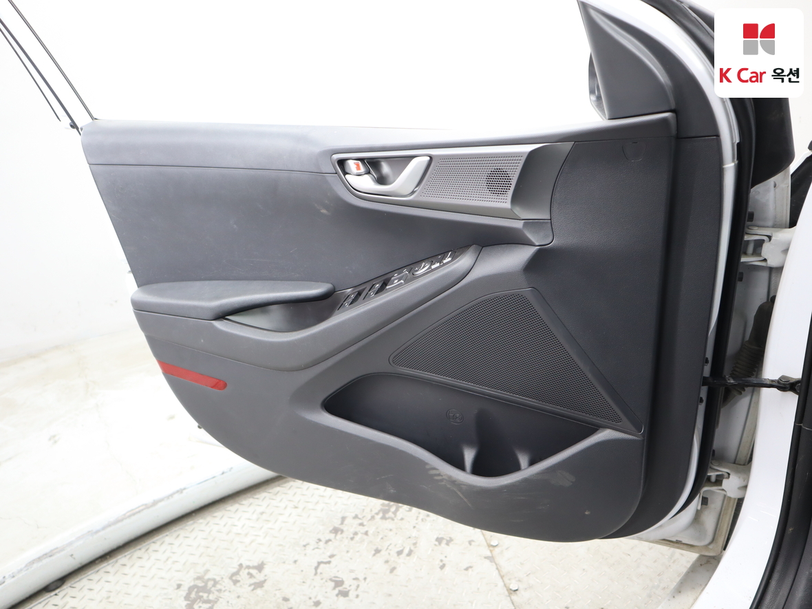 Hyundai Ioniq 2020 - Image 8