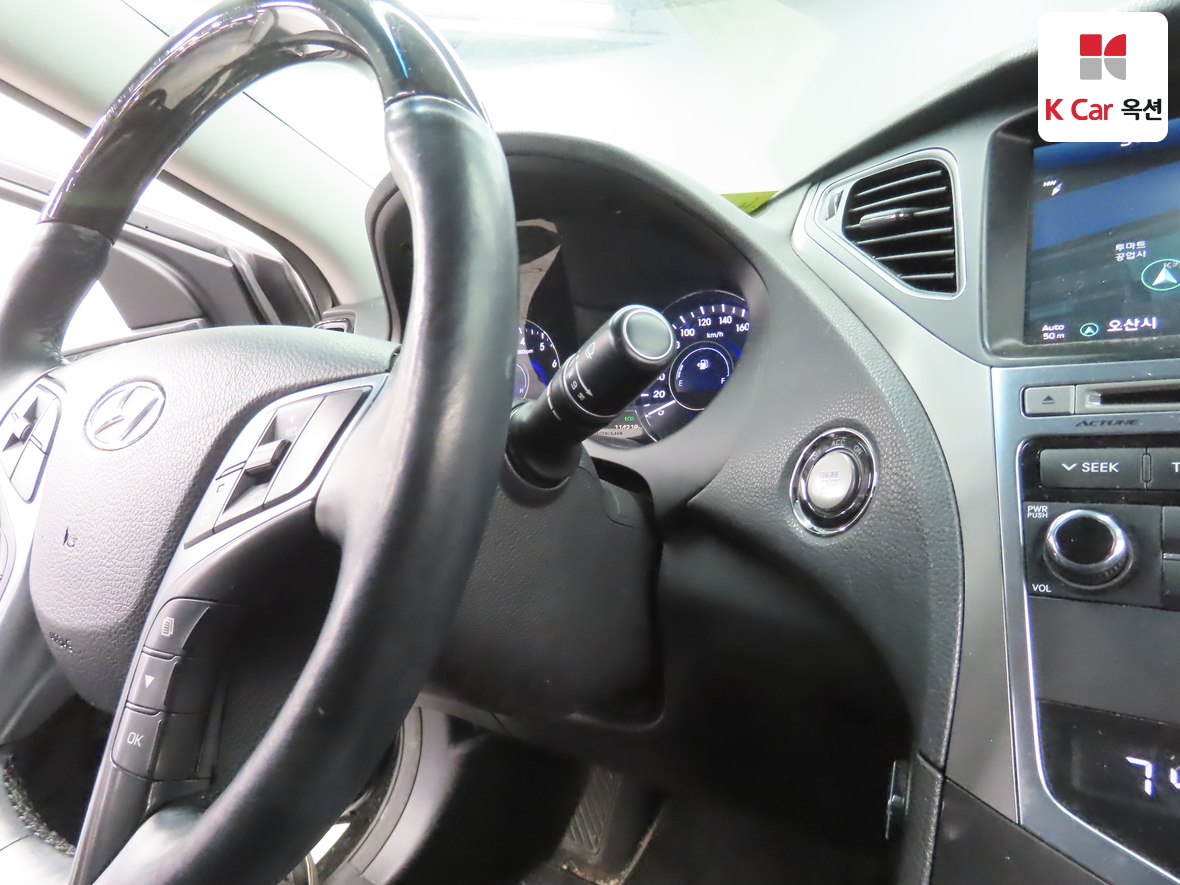 Hyundai AZERA 2017 - Image 11