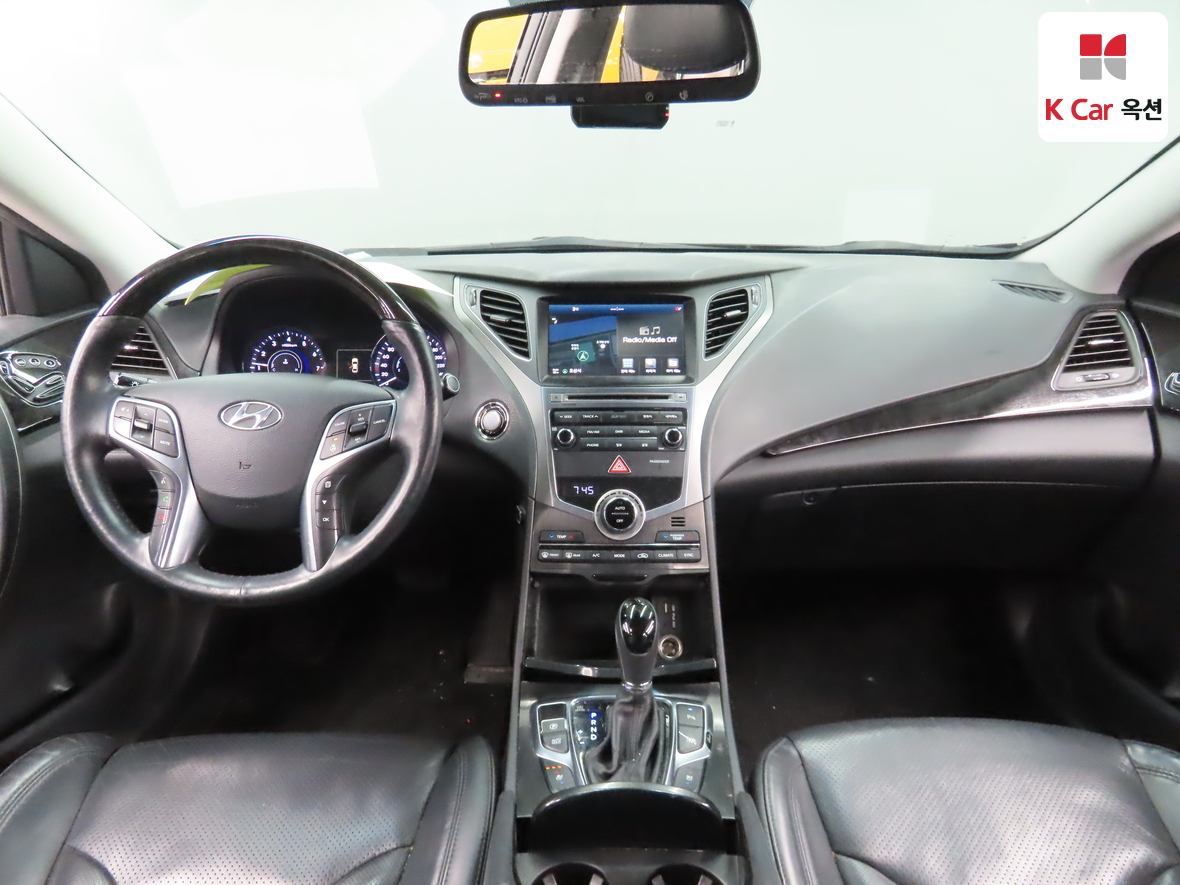 Hyundai AZERA 2017 - Image 3