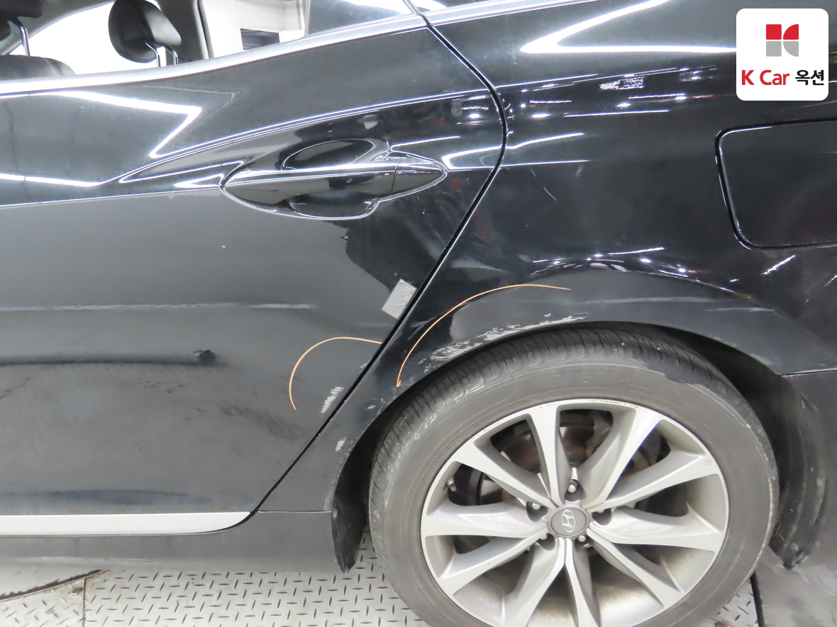 Hyundai AZERA 2017 - Image 38