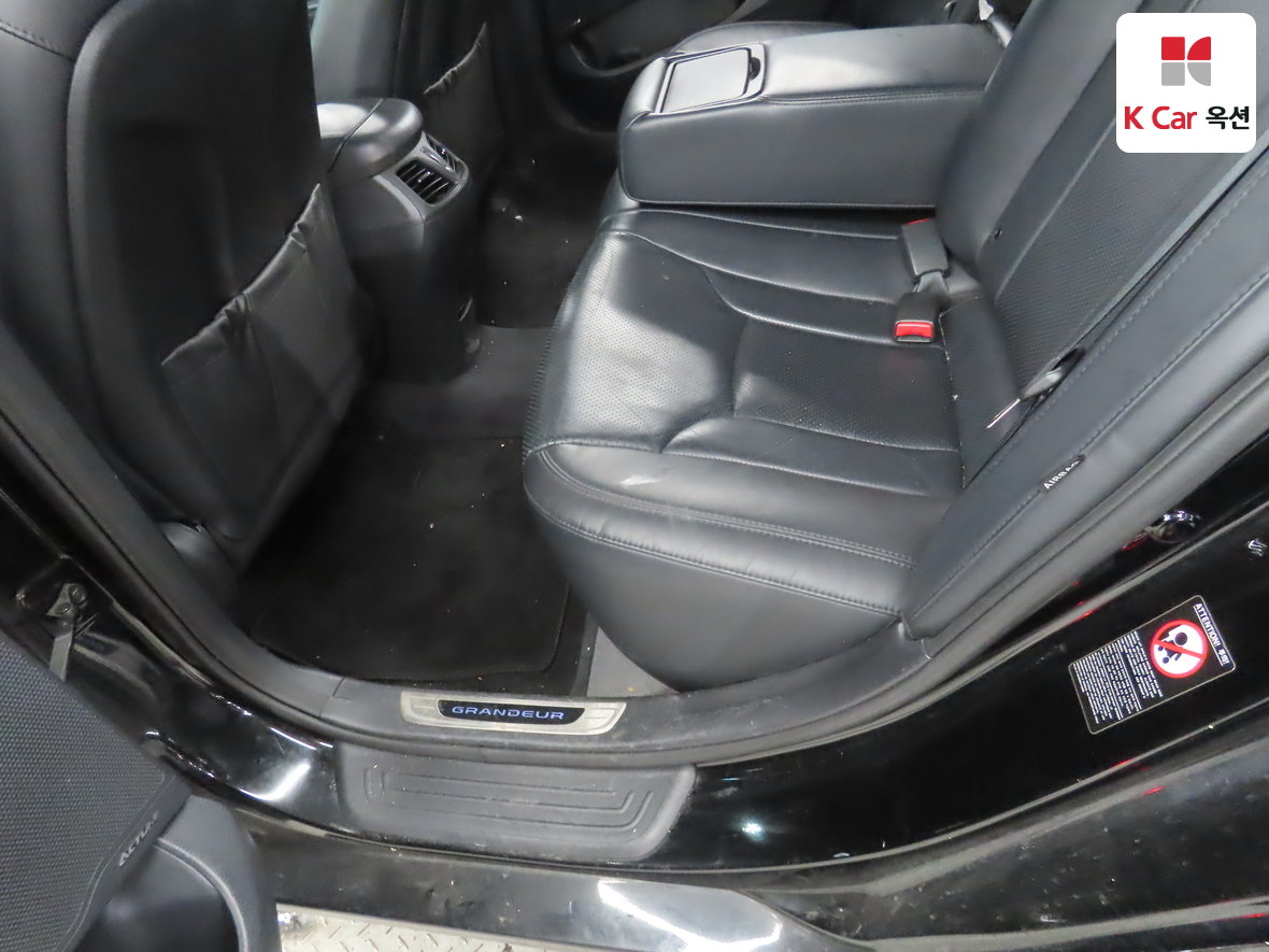 Hyundai AZERA 2017 - Image 23