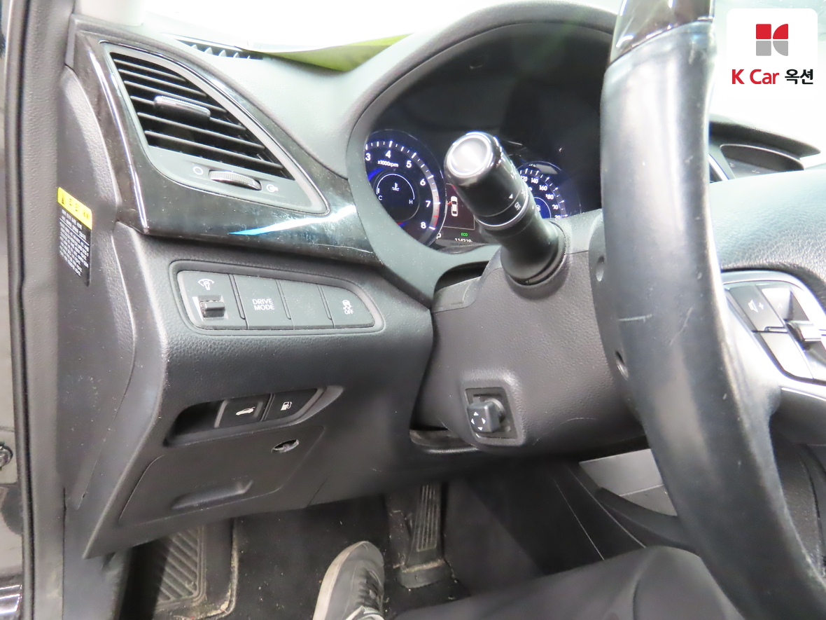 Hyundai AZERA 2017 - Image 9