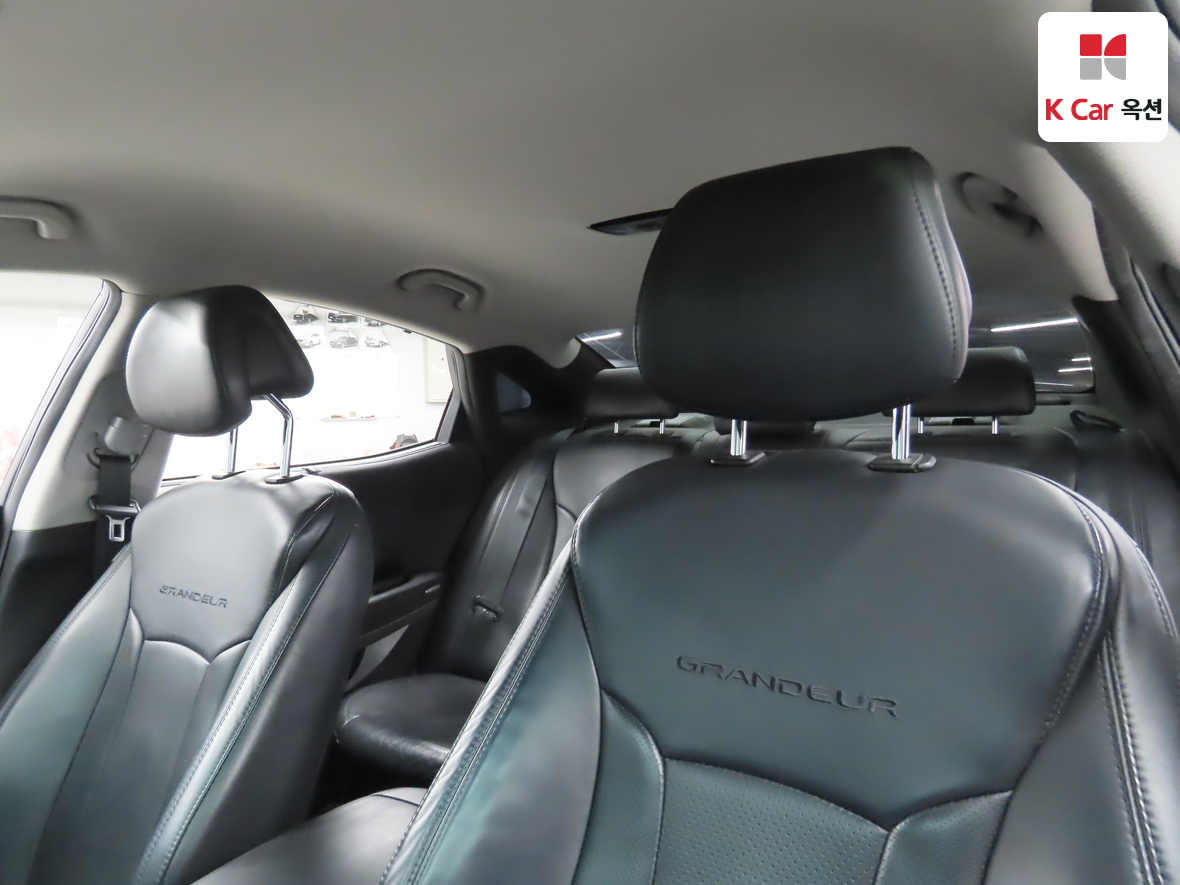 Hyundai AZERA 2017 - Image 19