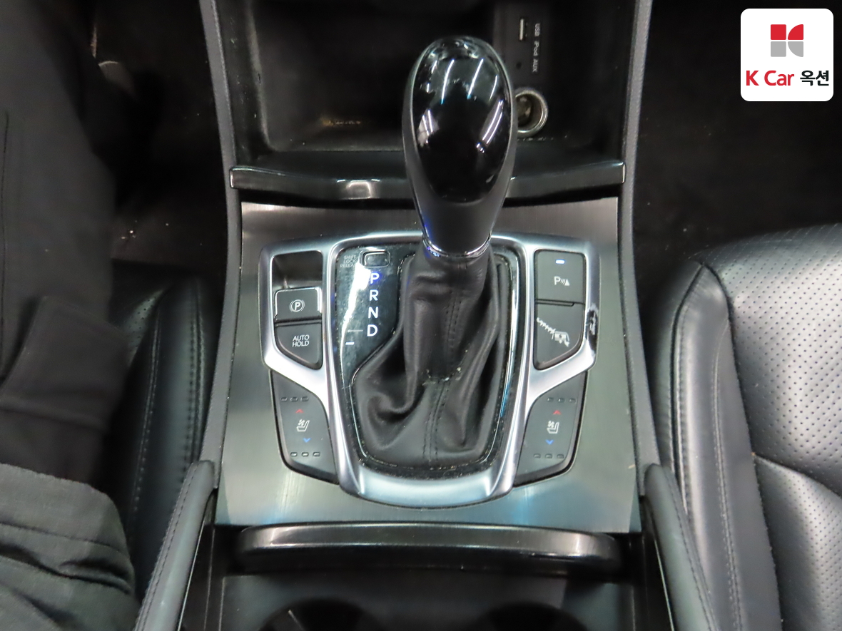 Hyundai AZERA 2017 - Image 16