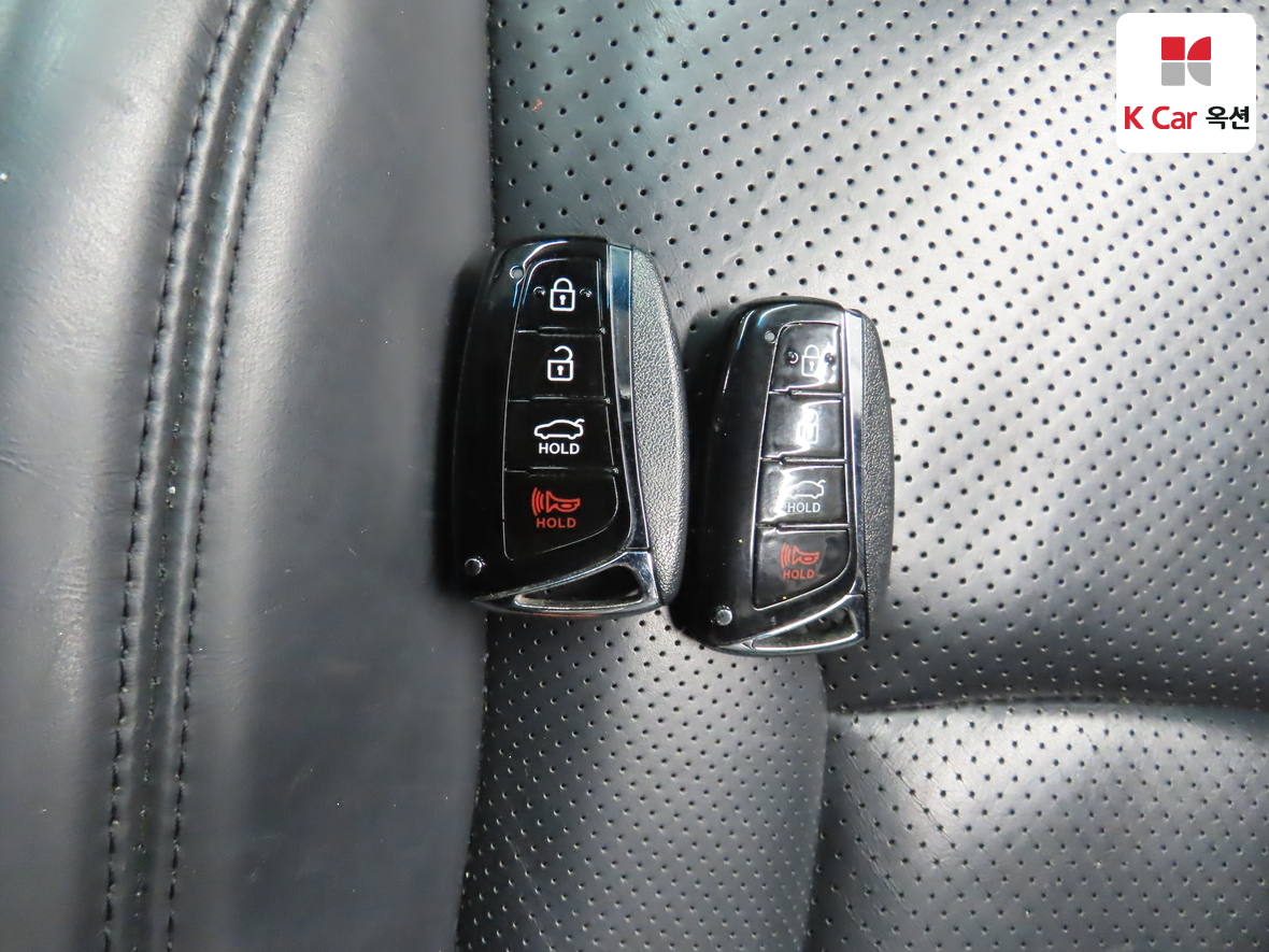 Hyundai AZERA 2017 - Image 17