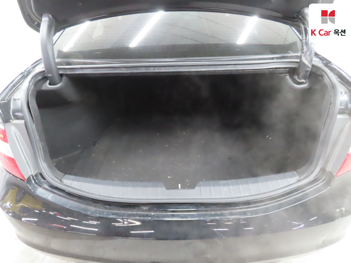 Hyundai AZERA 2017 - Image 25