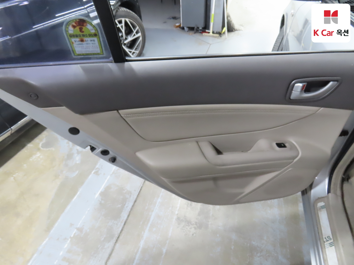 Hyundai Sonata 2005 - Image 20