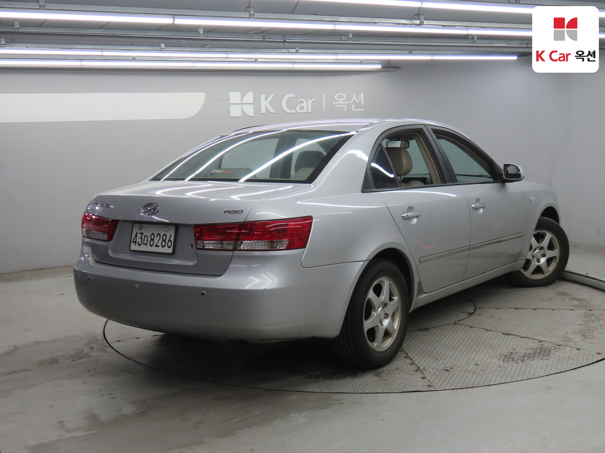 Hyundai Sonata 2005 - Image 2