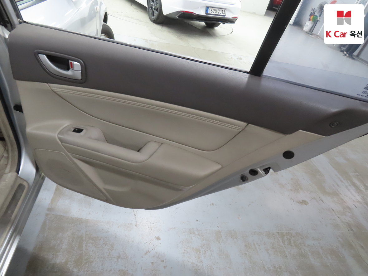 Hyundai Sonata 2005 - Image 24