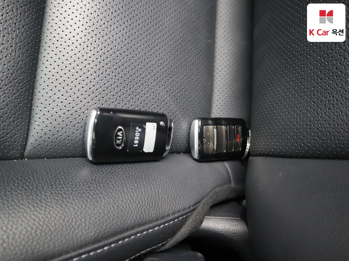 Kia K7 2016 - Image 17