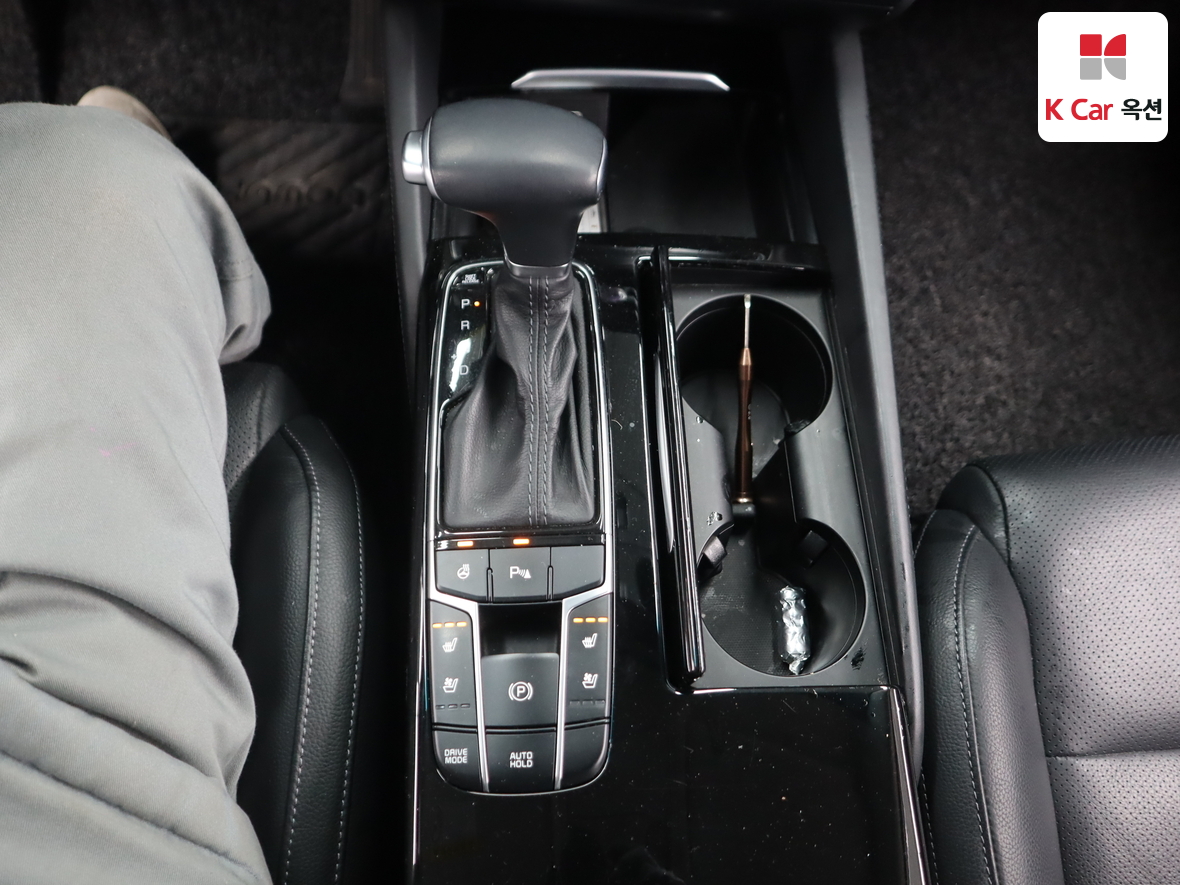 Kia K7 2016 - Image 16
