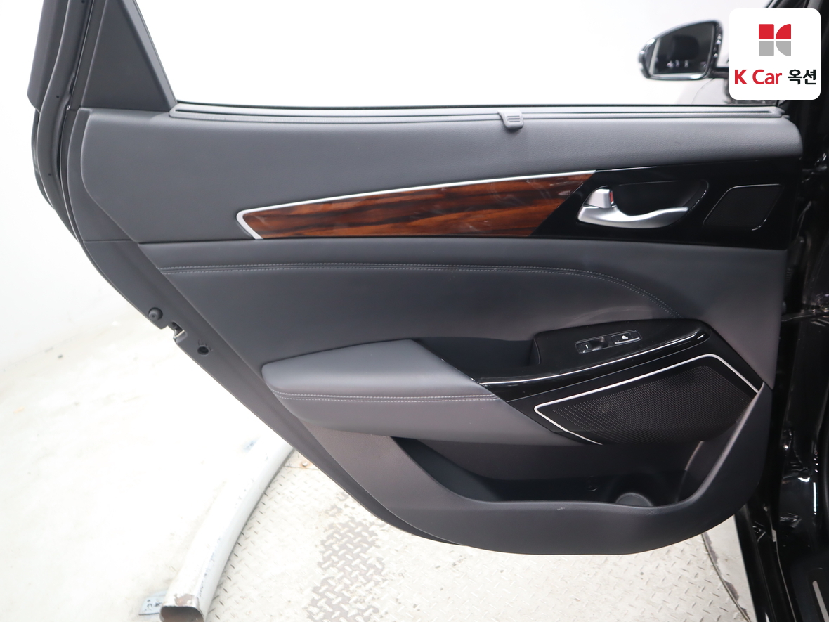 Kia K7 2016 - Image 23