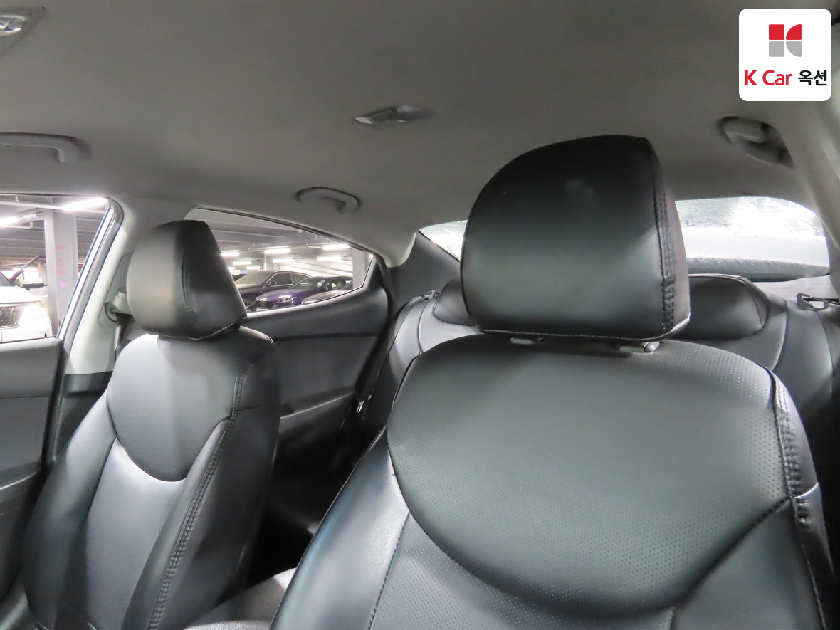 Hyundai Elantra 2011 - Image 18