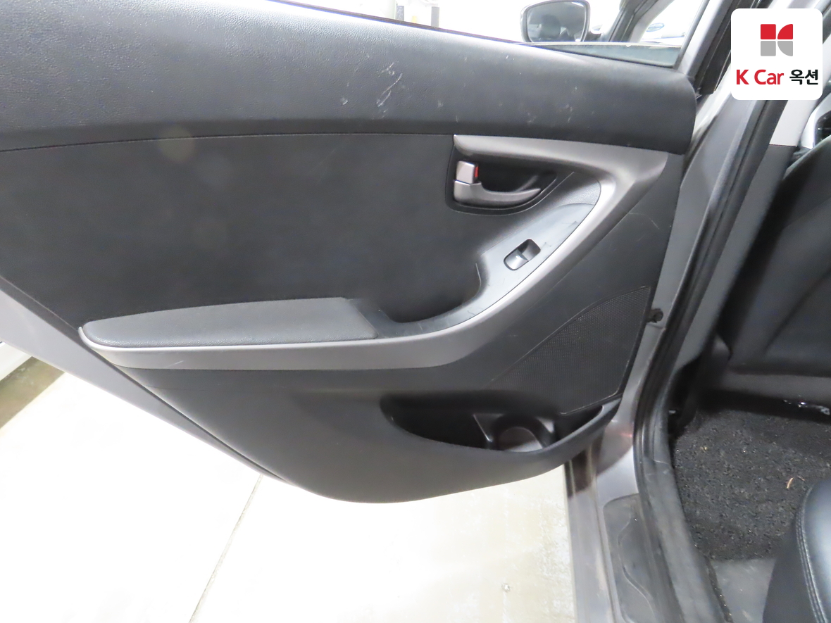 Hyundai Elantra 2011 - Image 22