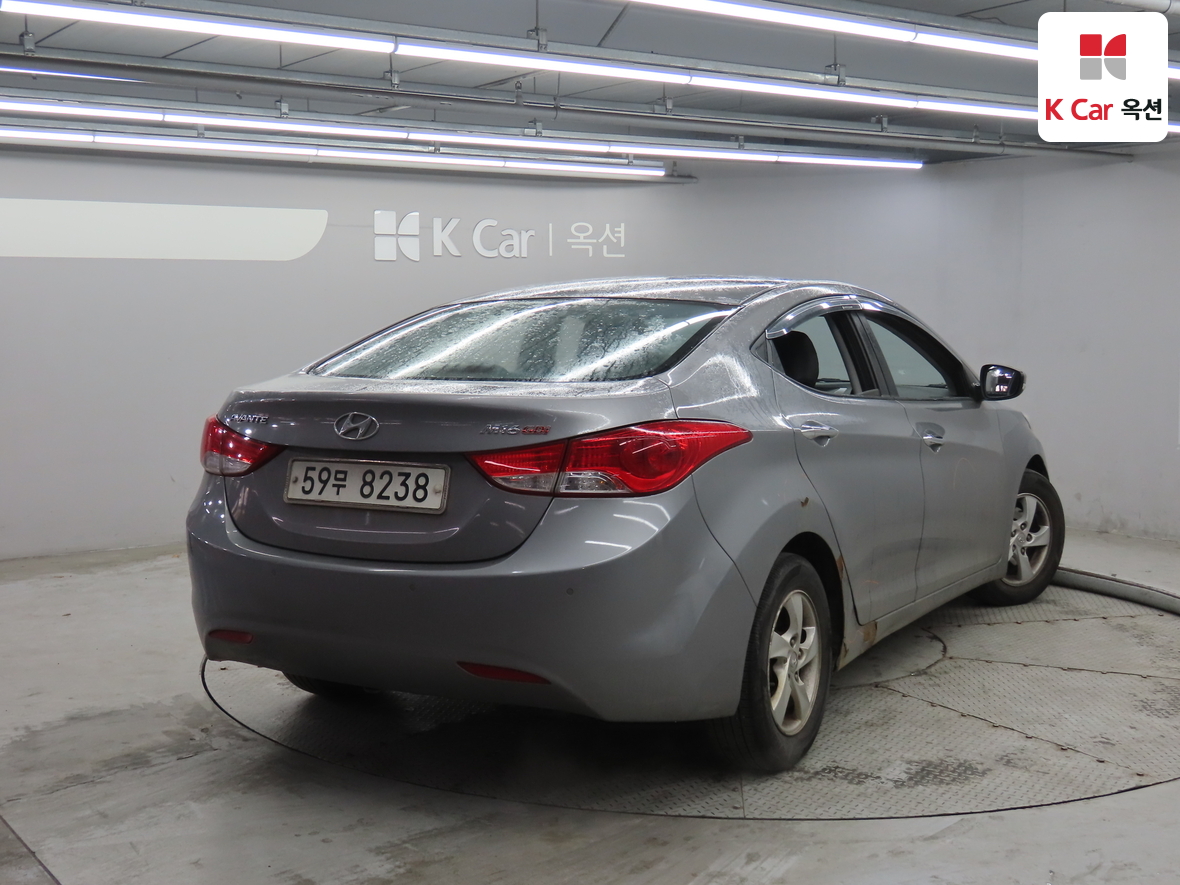 Hyundai Elantra 2011 - Image 2