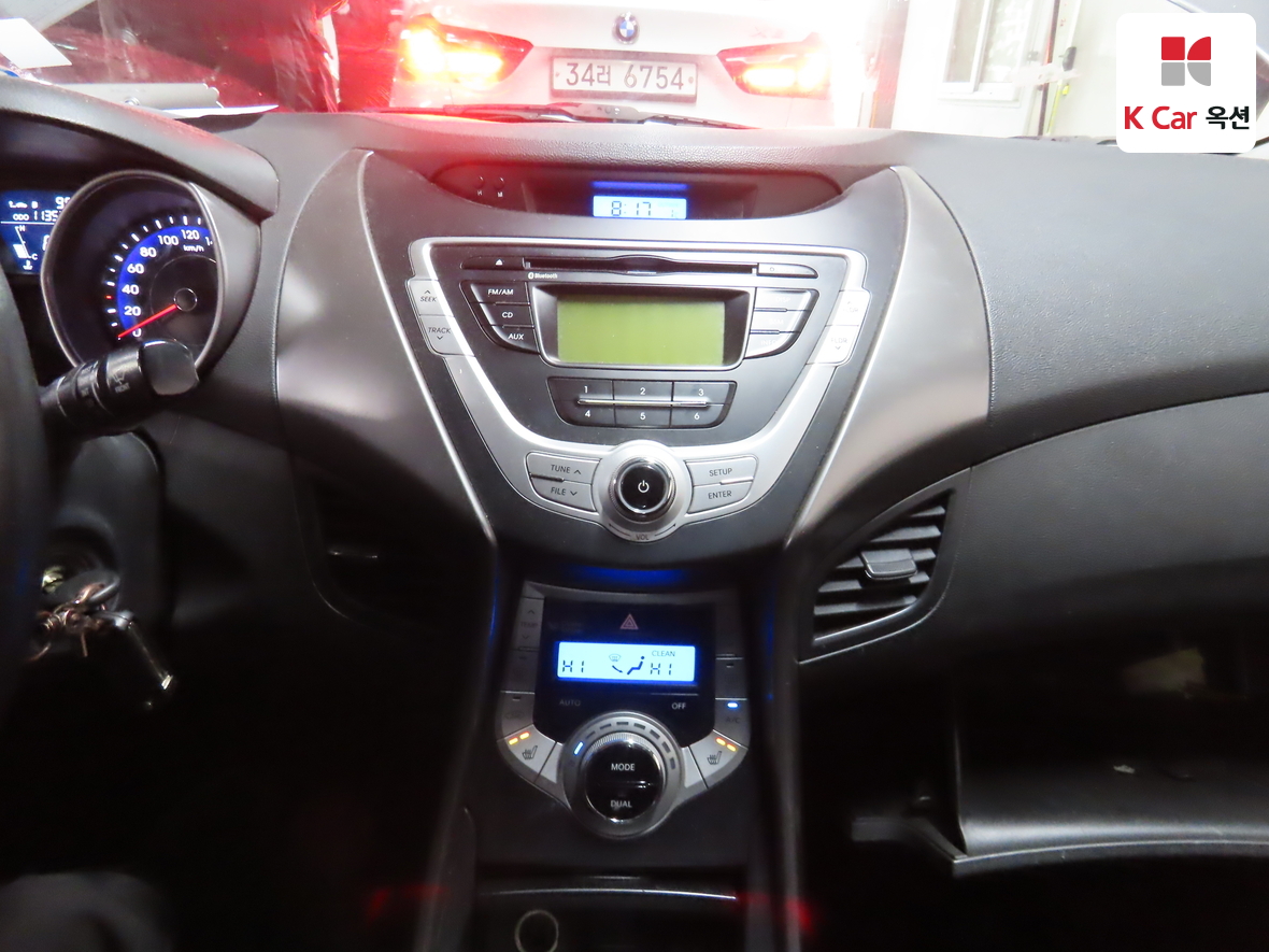 Hyundai Elantra 2011 - Image 6