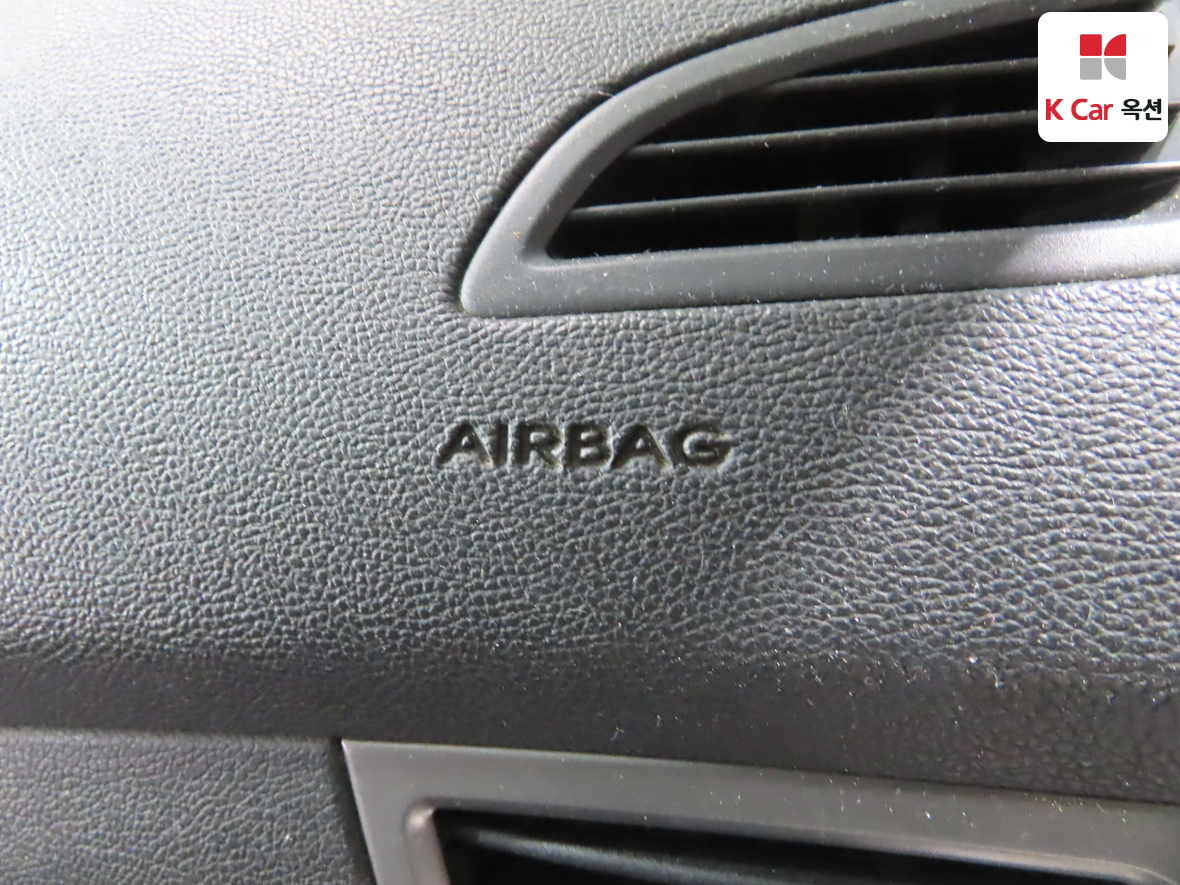 Hyundai Elantra 2011 - Image 30