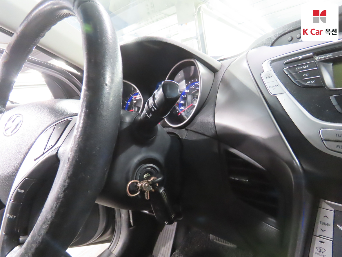 Hyundai Elantra 2011 - Image 11