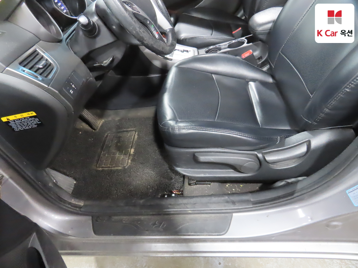 Hyundai Elantra 2011 - Image 17