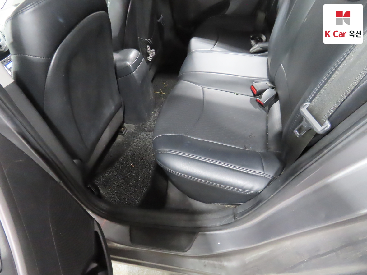 Hyundai Elantra 2011 - Image 23