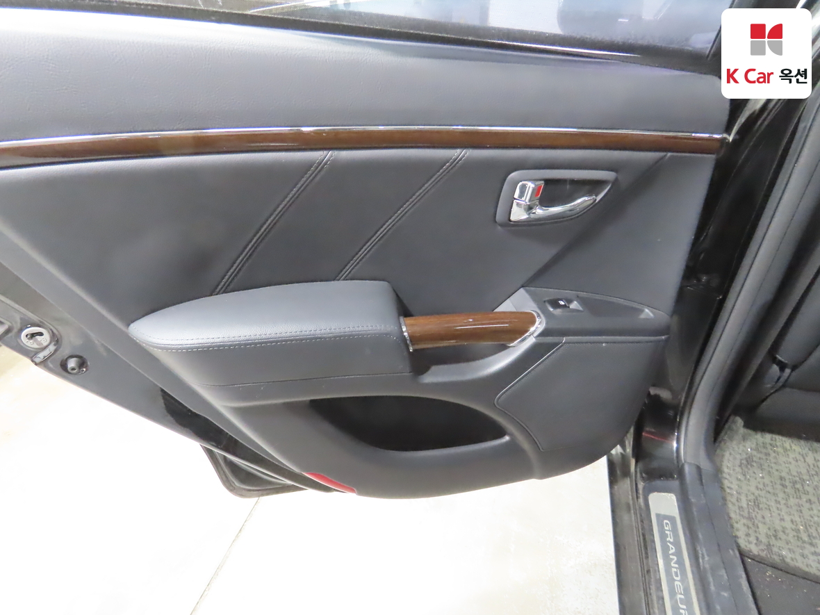 Hyundai Grandeur 2009 - Image 21